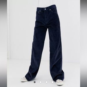 Levi’s wide leg corduroy ribcage pant in navy blue